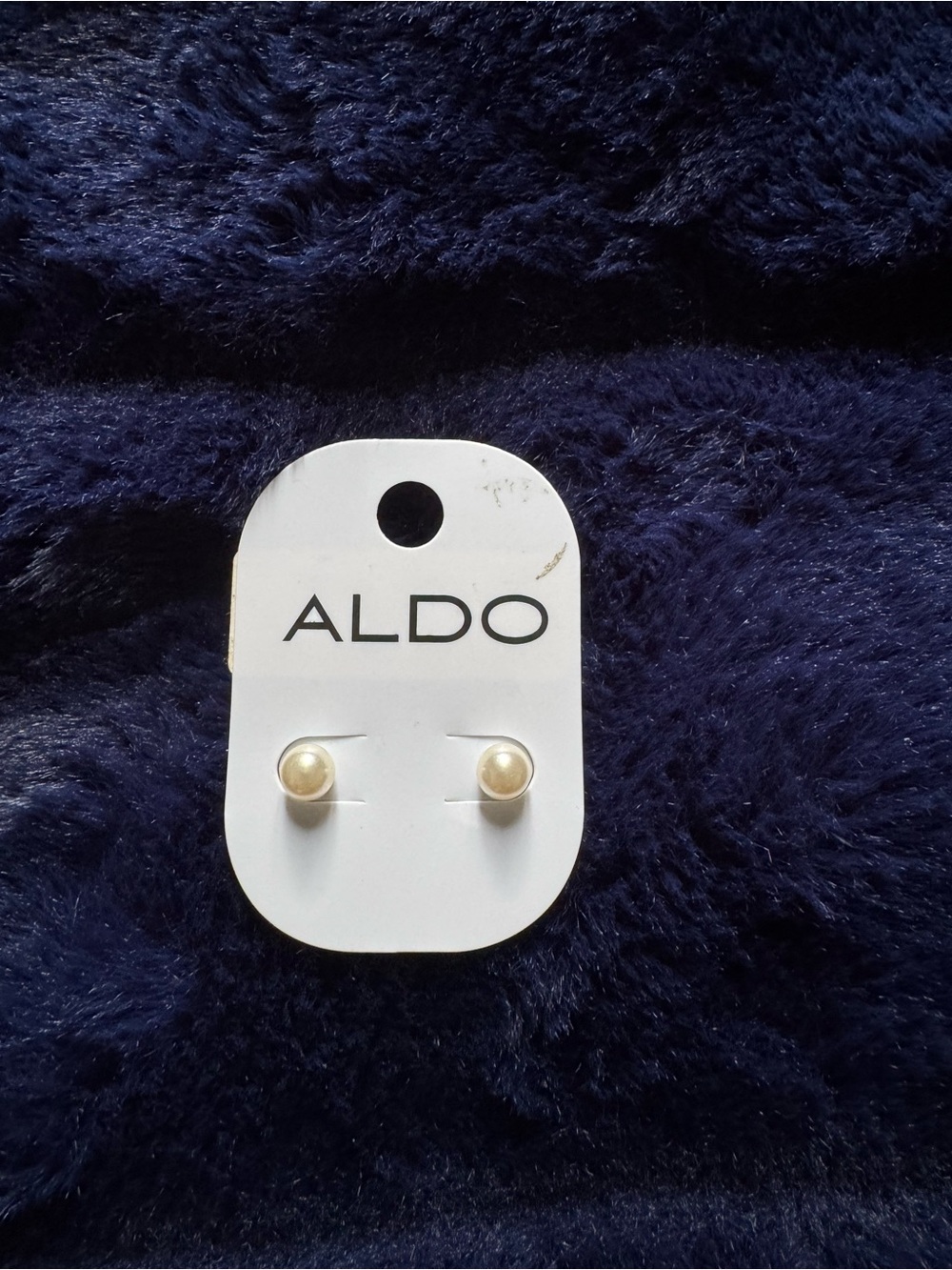 FREE WITH PURCHASE- ALDO Pearl Stud Earrings - Ivory Shimmer